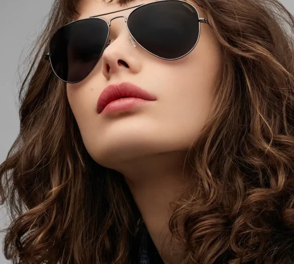 Luxury eyewear for leaders