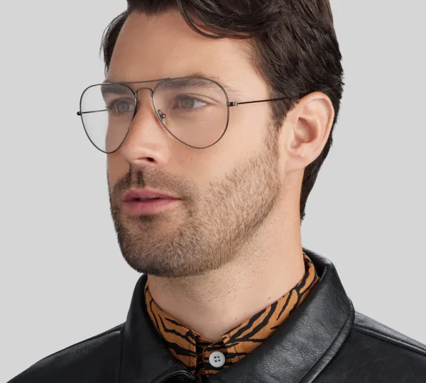 Luxury eyewear for leaders