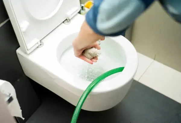 how to unclog toilet when nothing works