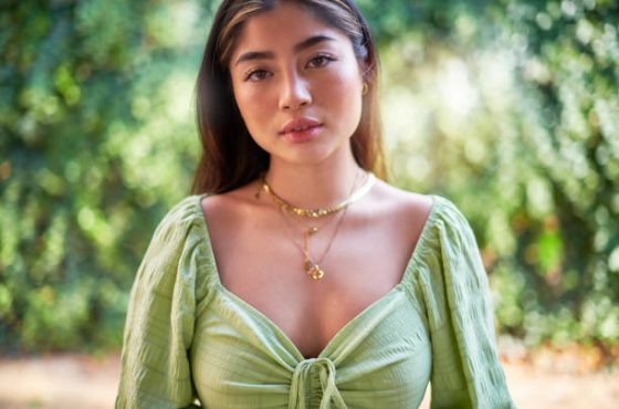 How to Choose the Perfect Initial Necklace for Your Style?